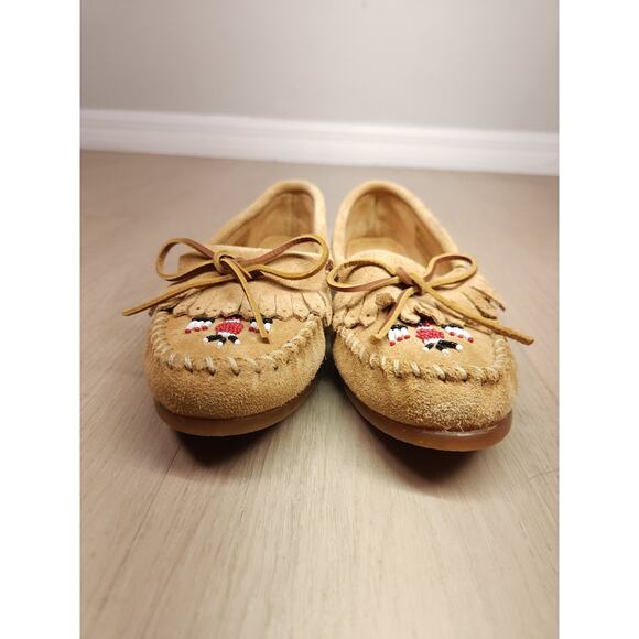 Minnetonka Suede Moccasins with Beaded Design – Size 9.5 Narrow, Classic Style - Picture 8 of 14